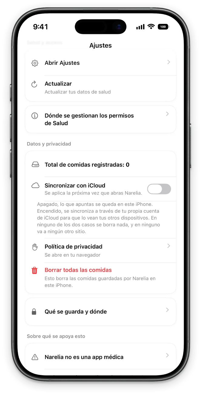 Ajustes de Narelia, sección Datos y privacidad: sincronizar con iCloud, apagado, y la política de privacidad.